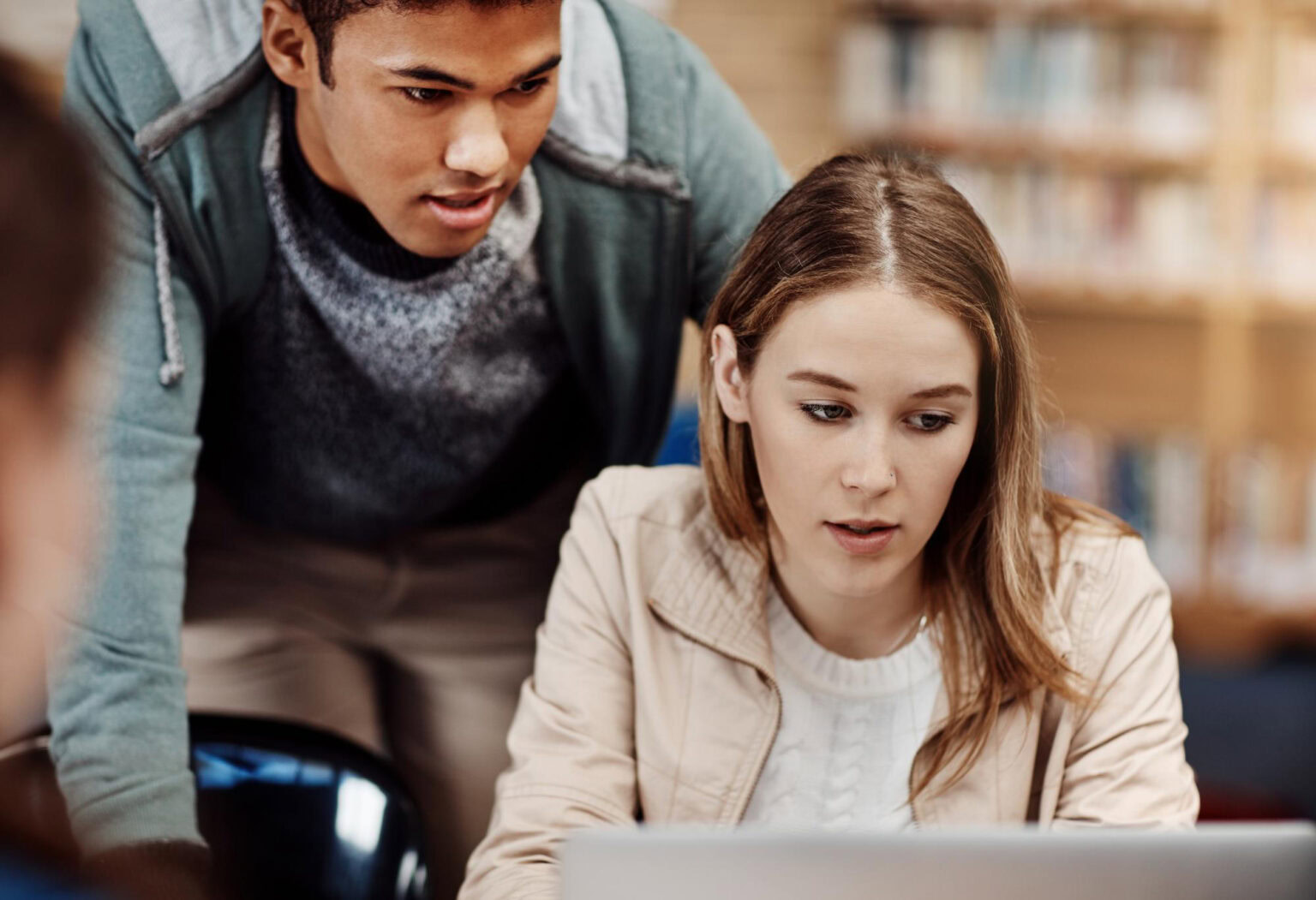 Des étudiants naviguent sur un site Drupal